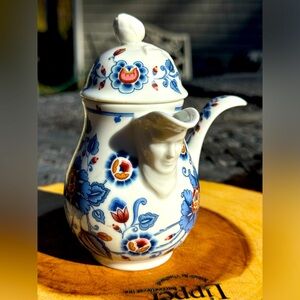 Estee Lauder 70’s Porcelain 🔵🟠